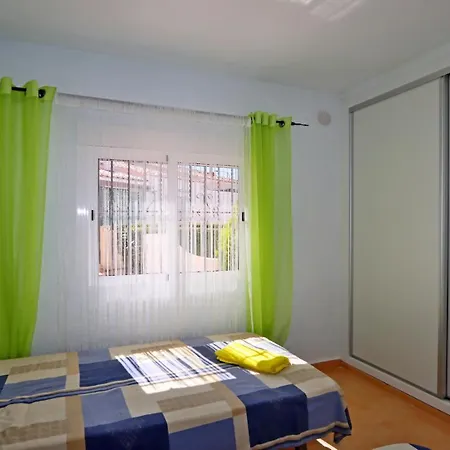 R-1935 Pool And Garden