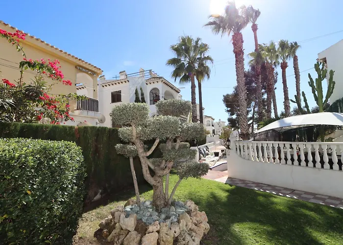 R-1935 Pool And Garden * Torrevieja