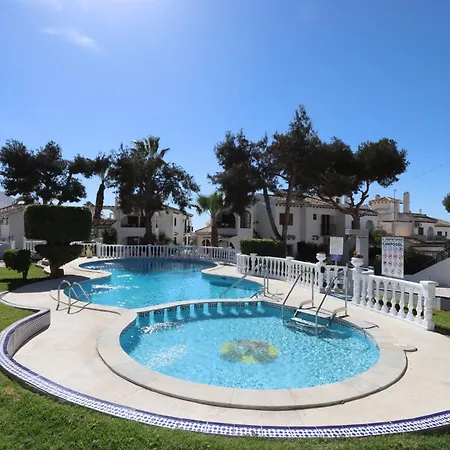 R-1935 Pool And Garden Appartement *